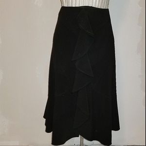 Metrostyle ruffle front skirt